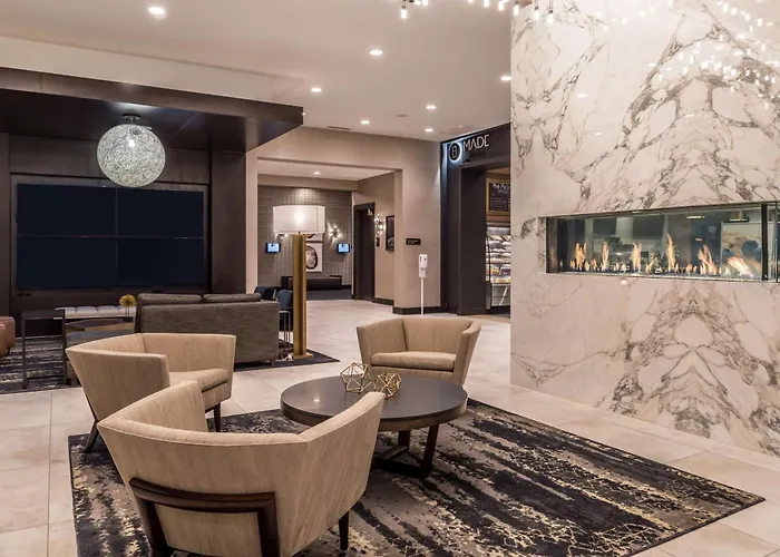 Jacuzzi hotel: Doubletree By Hilton Lafayette East