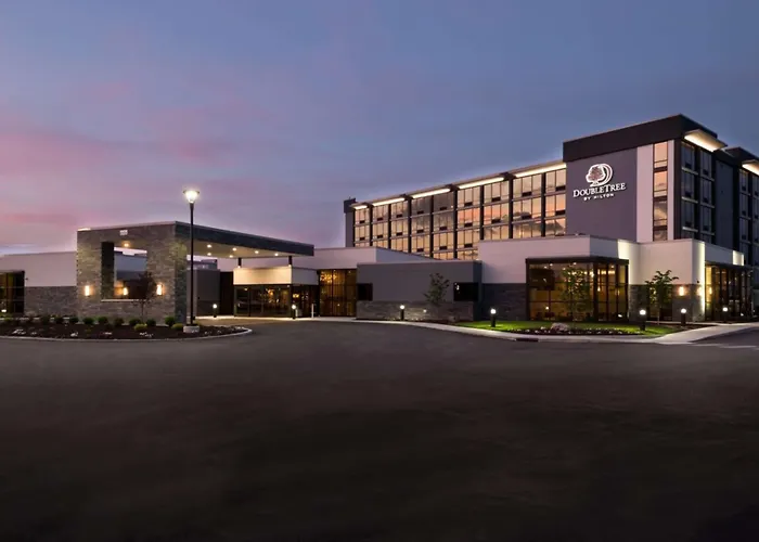 Jacuzzi hotel: Doubletree By Hilton Lafayette East